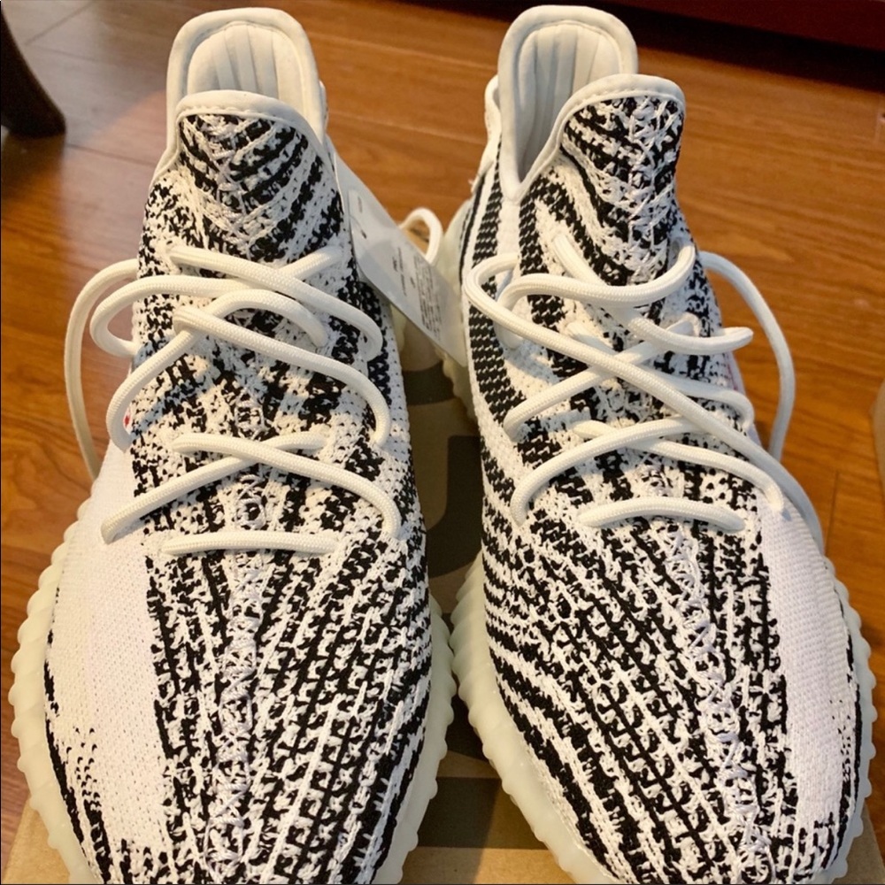 Zebra Yeezy Boost 350 v2